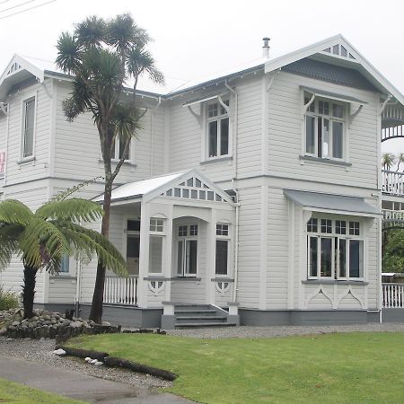 Wayne'S World Westport Hostel Exterior foto